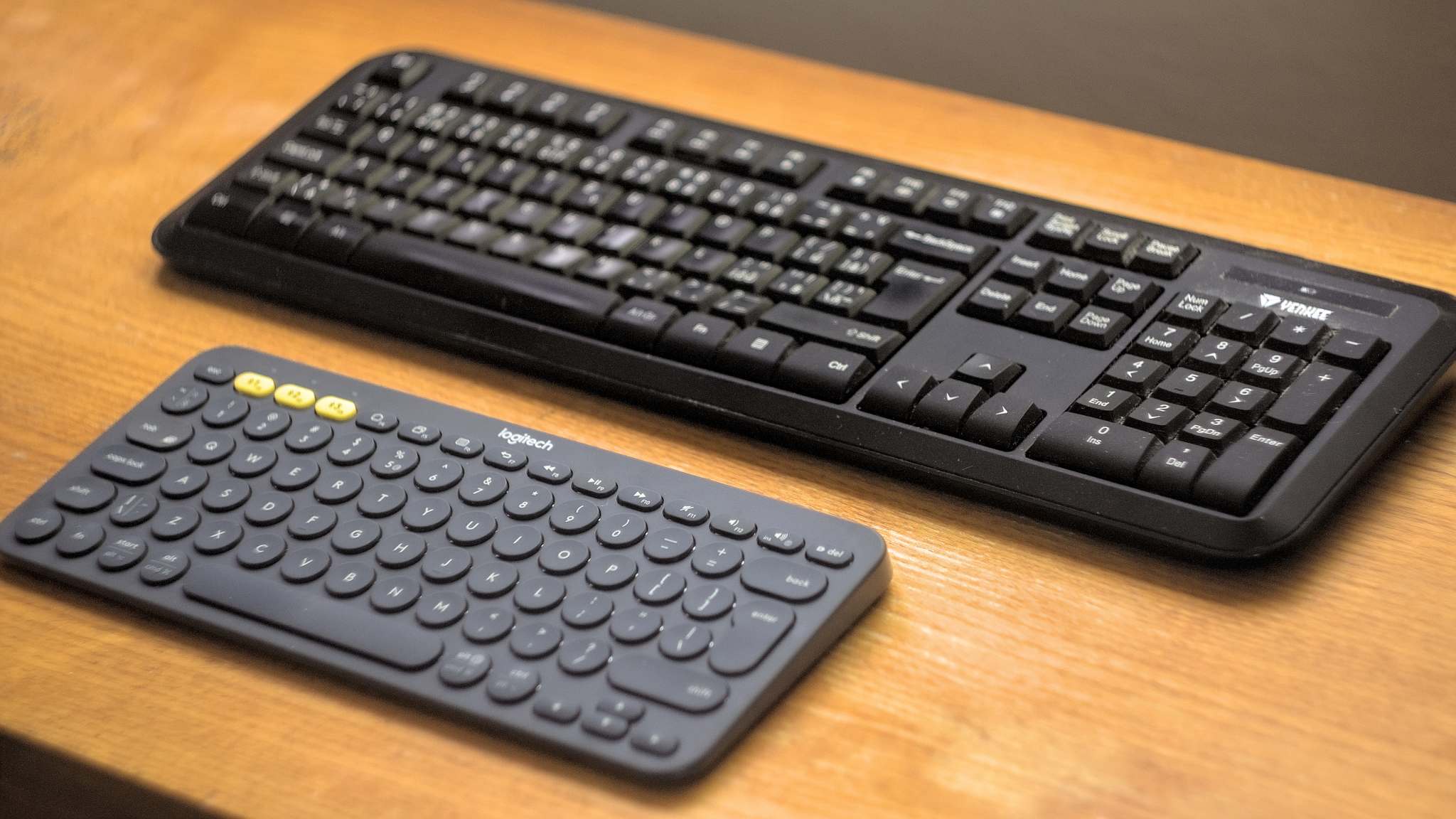 Porovnanie starej klávesnice a Logitech K380